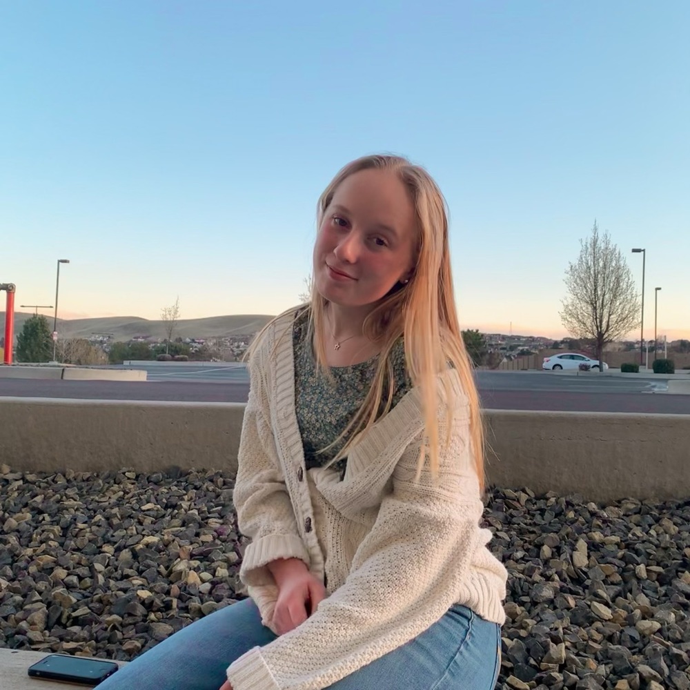 meet your posher, annelise✨